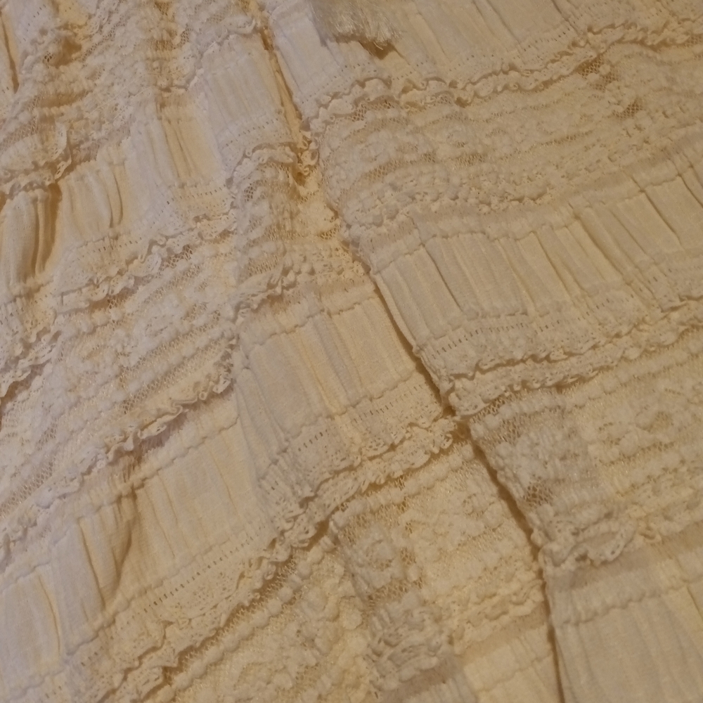 Torris Elegant Cream Crochet Skirt . NWT - Picture 5 of 7